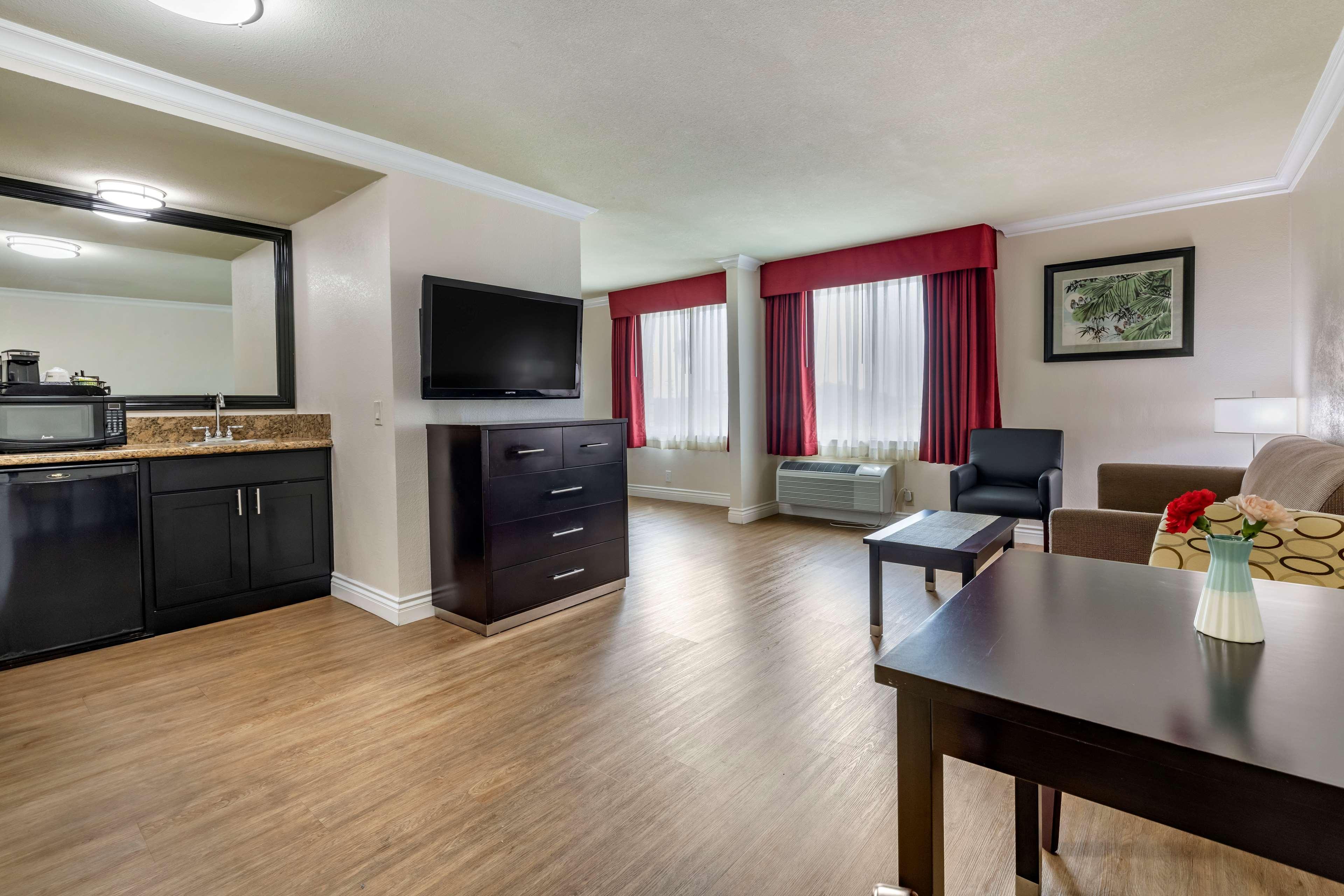Best Western Plus South Bay Hotel Lawndale Exterior foto